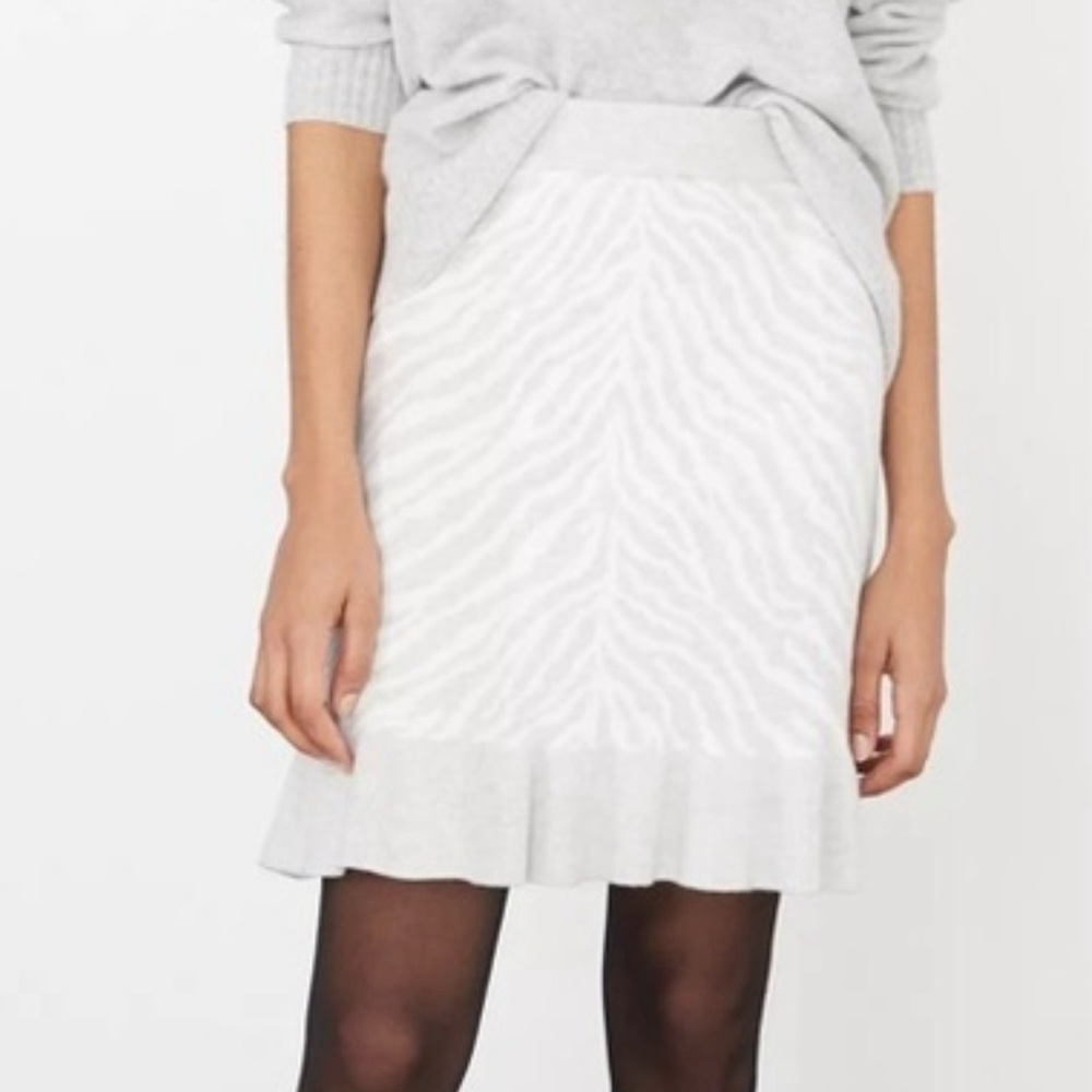 ANTHROPOLOGIE Dolan Left Coast Zebra Ruffled Knit Mini Skirt Size Small Petite